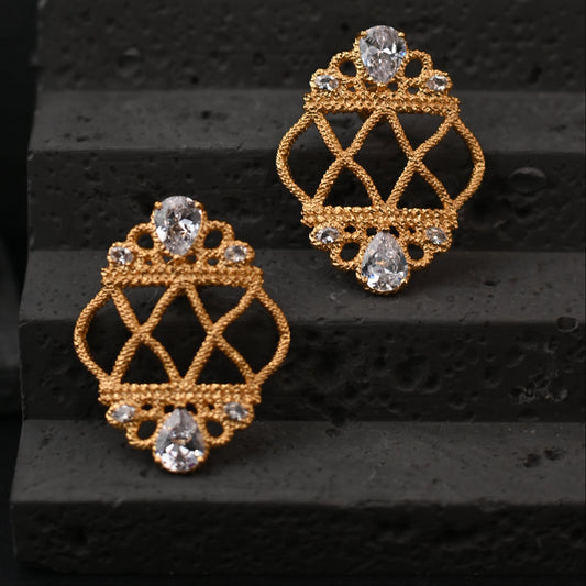 The Woven Lattice Tapestry / Heavy 22K Gold Openwork Vase Stud Earrings with Pear-Cut High-Carbon Diamonds (3.5x2.8cm)