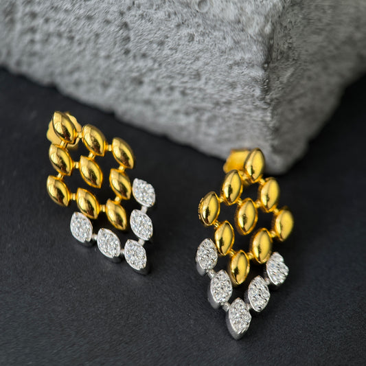 The Golden Cascade / Two-Tone Grain Lattice Stud Earrings