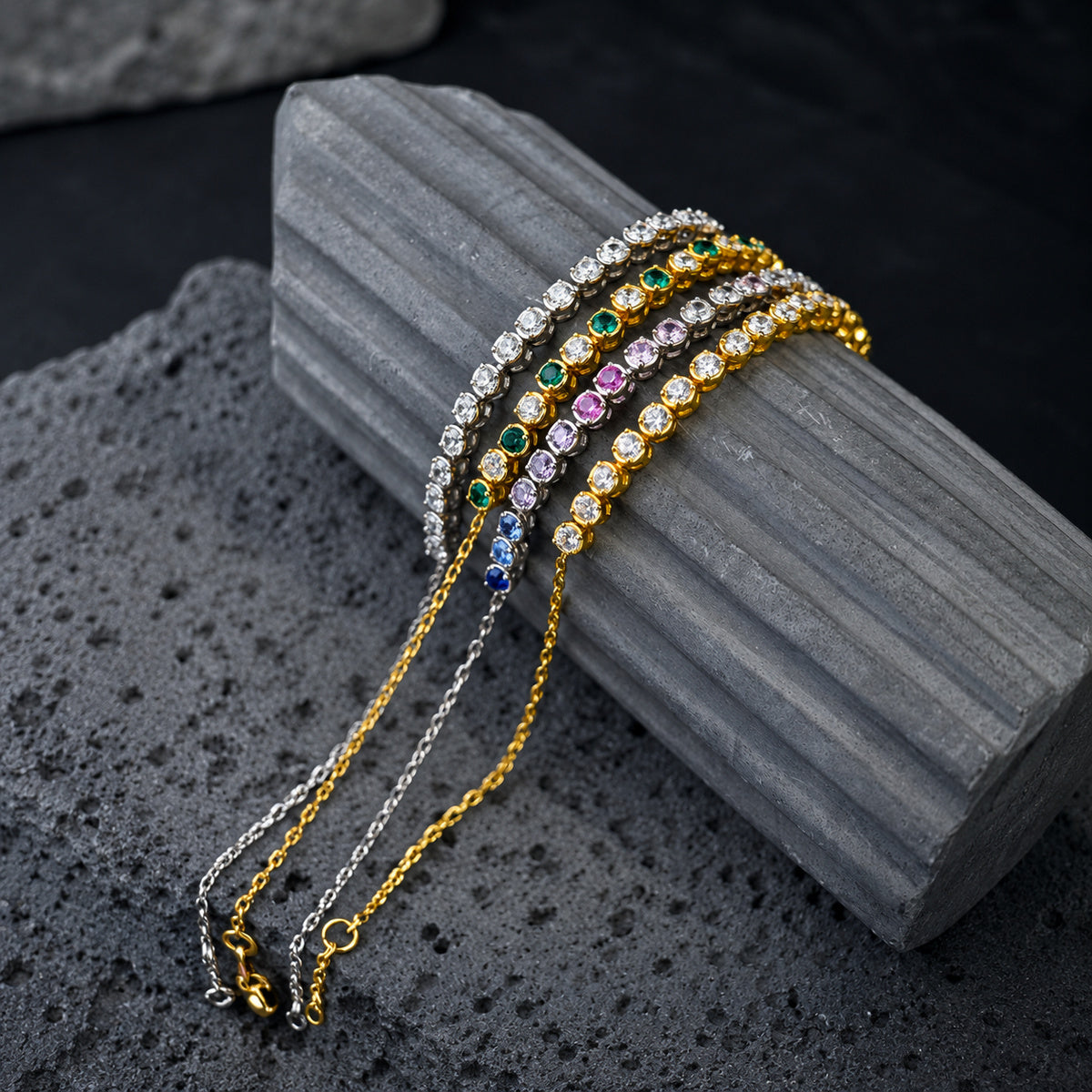 YYBR010 bracelet detail view
