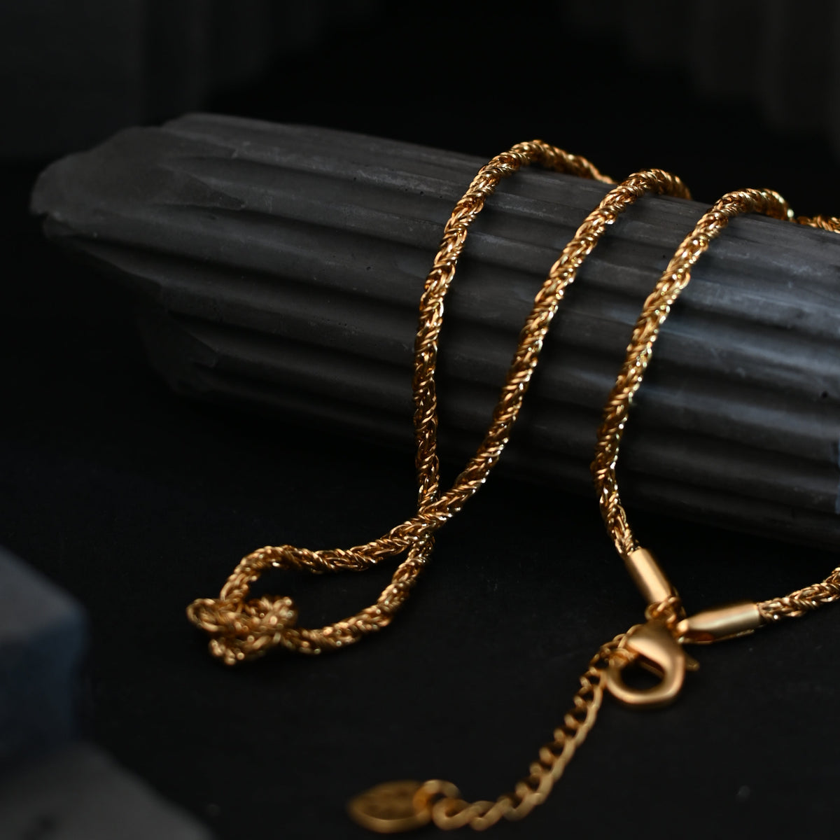 The Aurelia Braided Knot / Heavy 22K Gold Woven Rope Pendant Necklace (42+5cm)