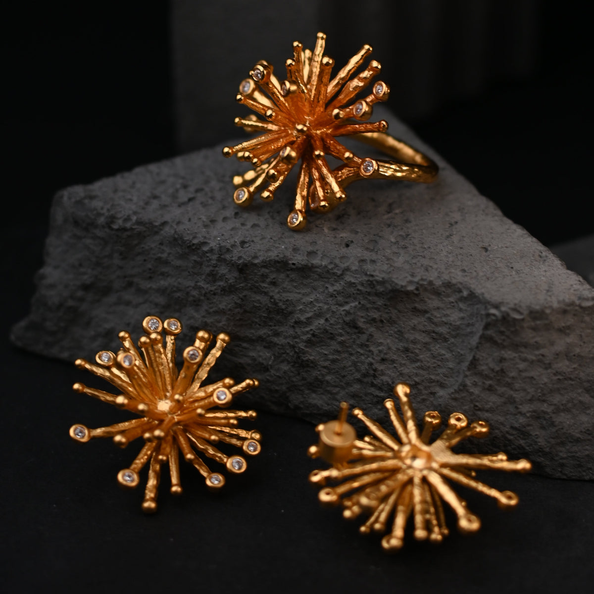The Aurelia Starburst Urchin / Heavy 22K Gold 3D Volumetric Statement Earrings with High-Carbon Diamonds (Diameter 3cm, Thickness 1cm)