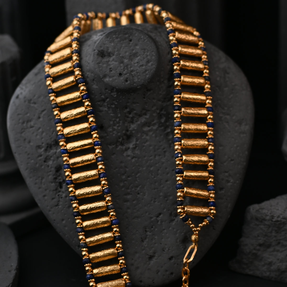 The Wesekh Lapis Lazuli / Heavy 22K Gold Textured Bar & Lapis Lazuli Collar Necklace (32cm + 6cm)