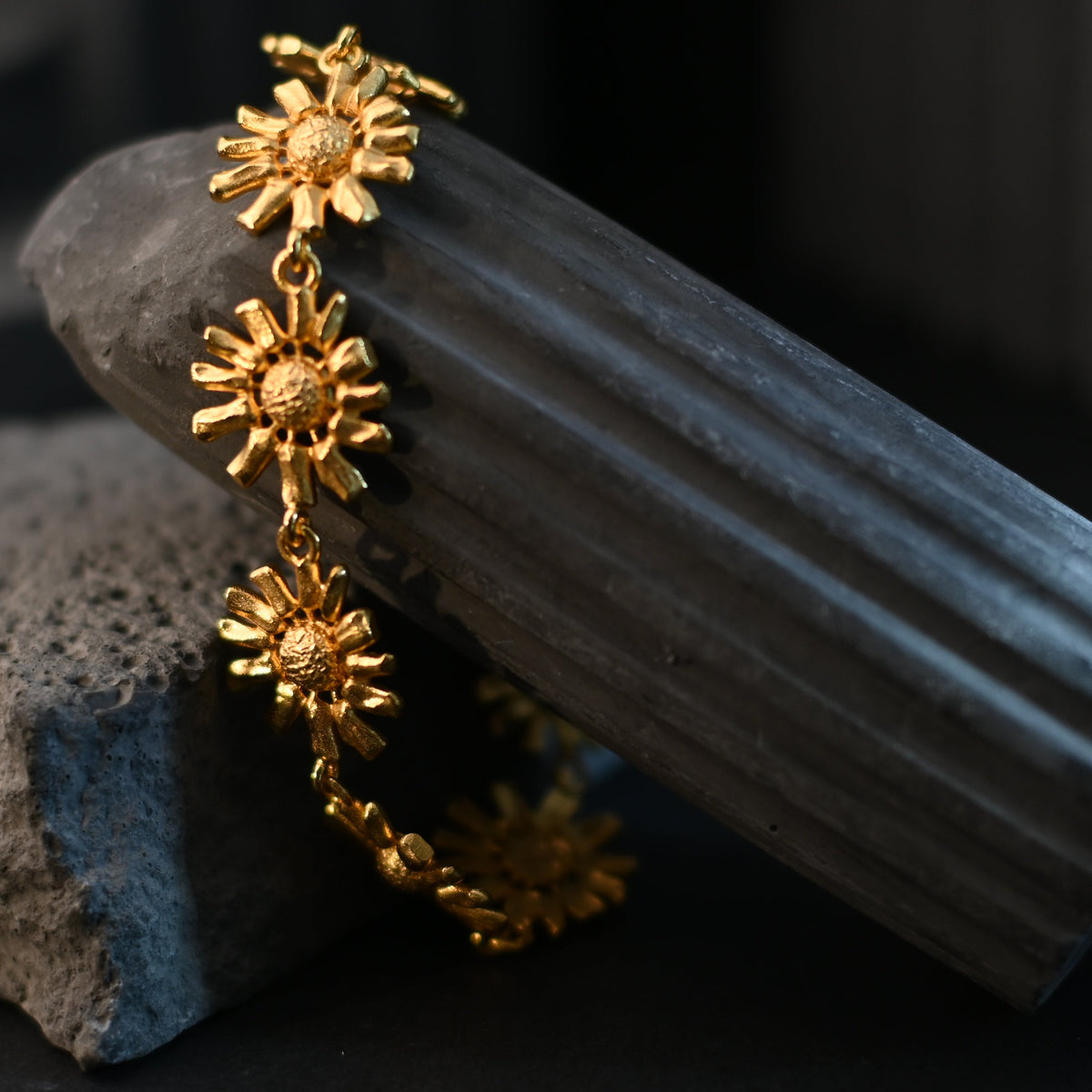The Aurelia Sunburst Floral / Heavy 22K Gold Sunflower Link Bracelet with Architectural Extension Chain (15cm + 4cm)