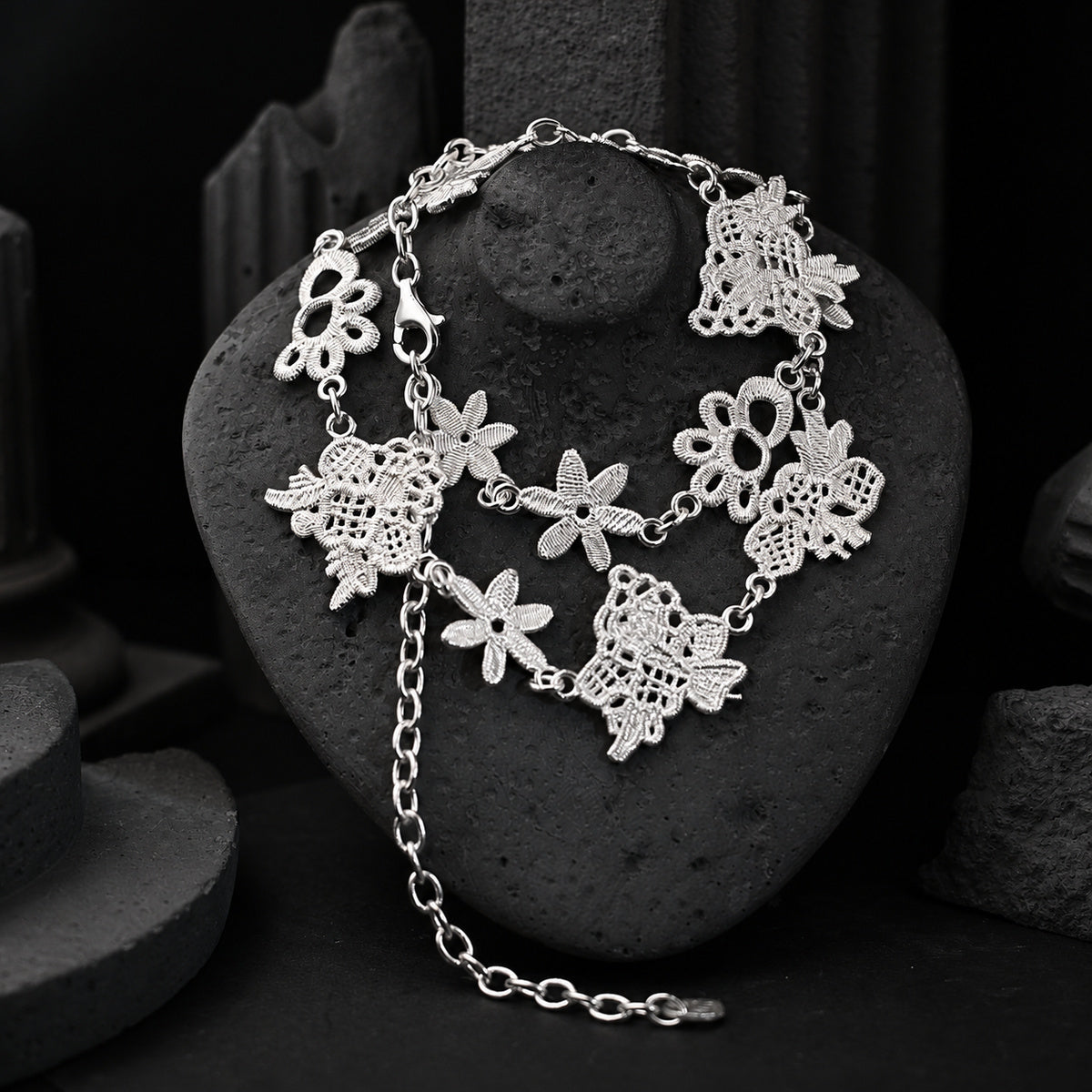 HCNE028 silver floral necklace view 1