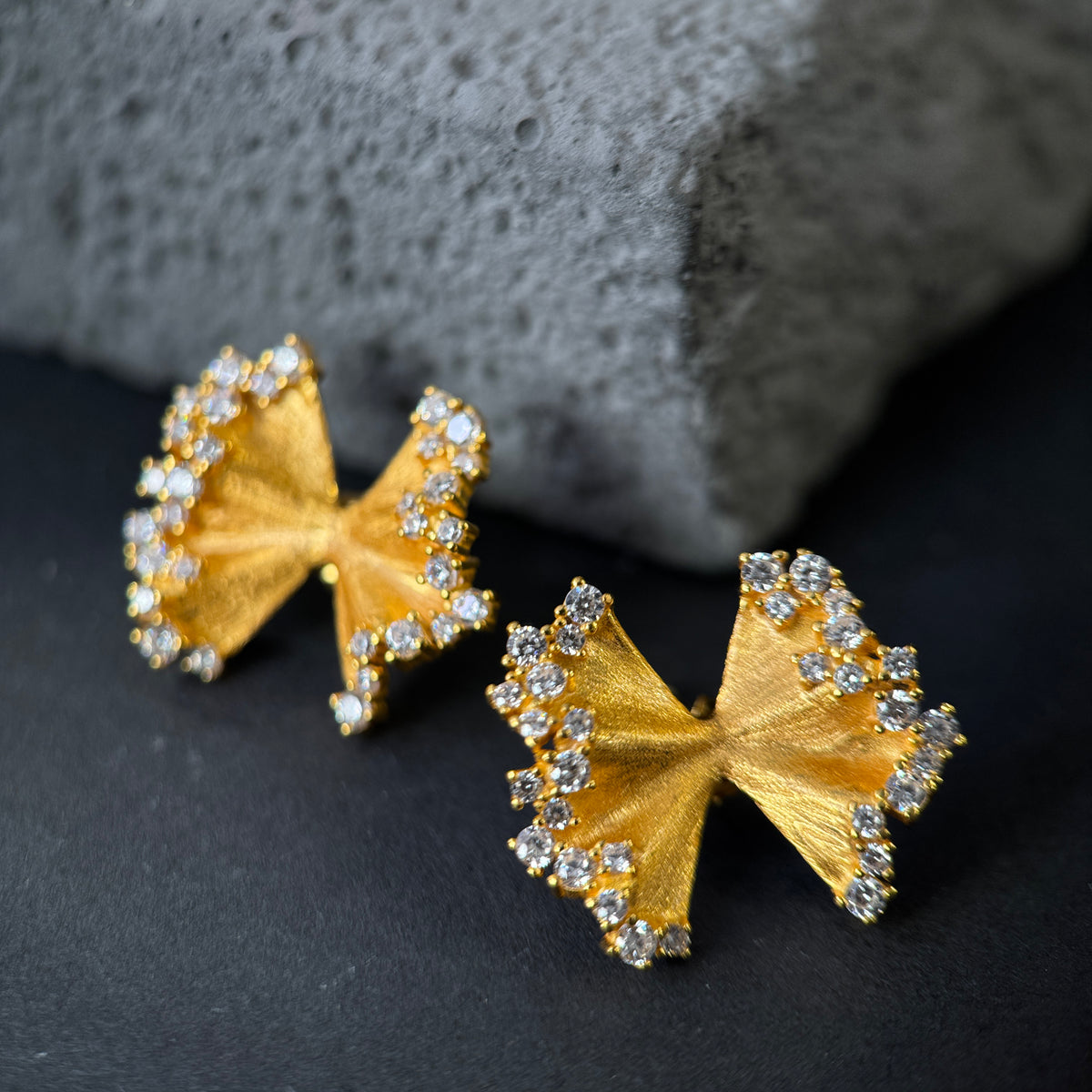 The Golden Bow / Farfalle Diamond Stud Earrings
