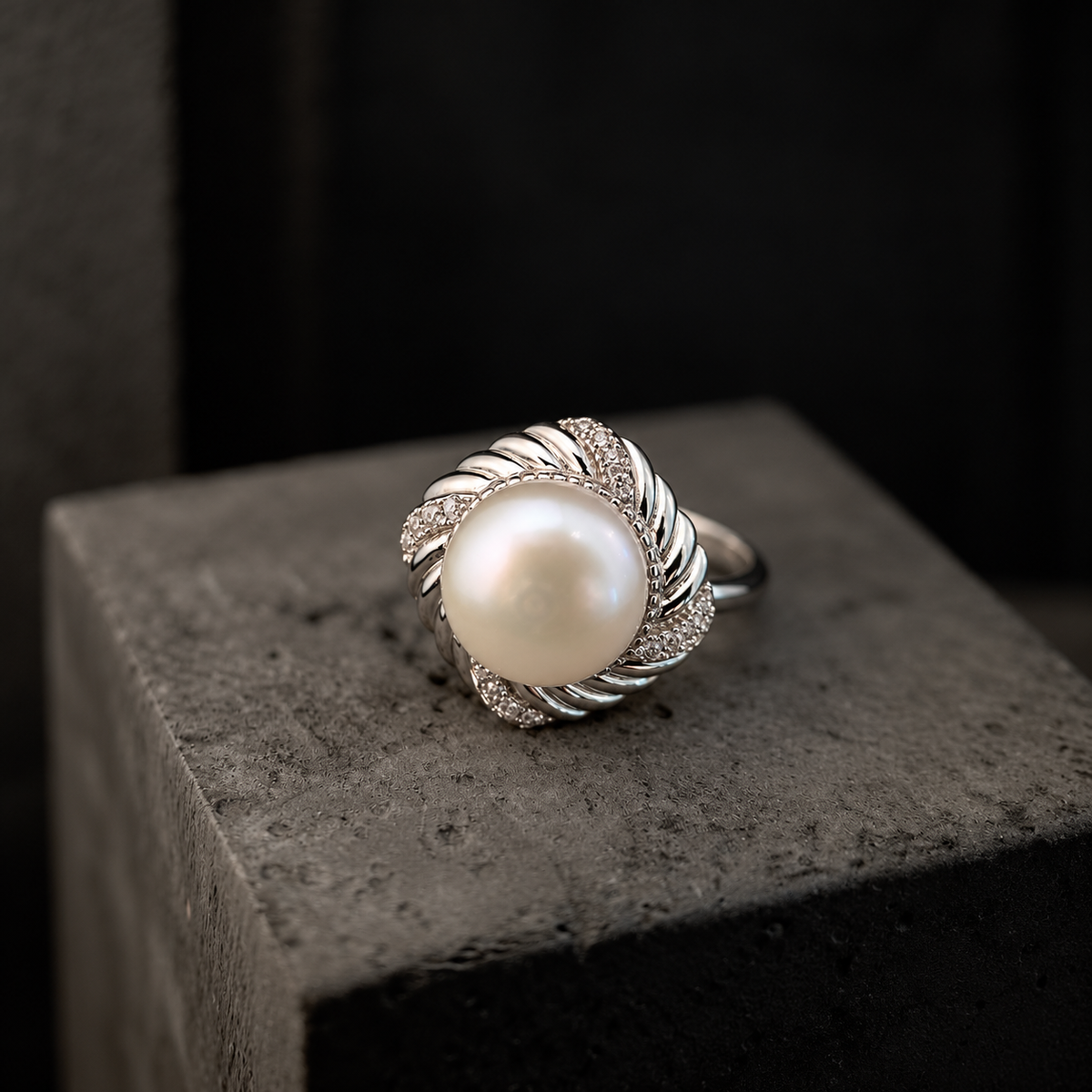The Aurelia Fluted Cable / Sculpted Shell Pearl Statement Ring