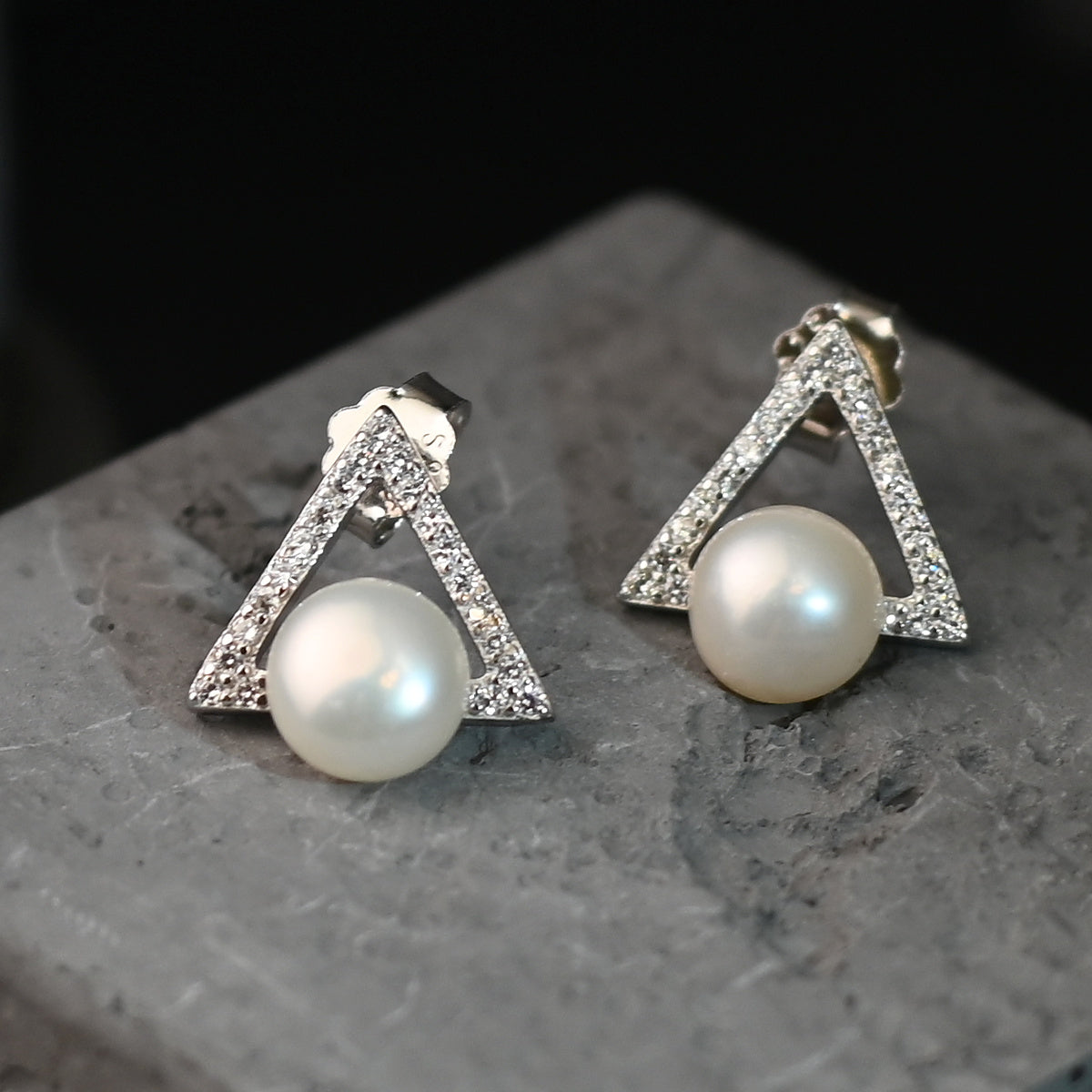 YHER015 Earring