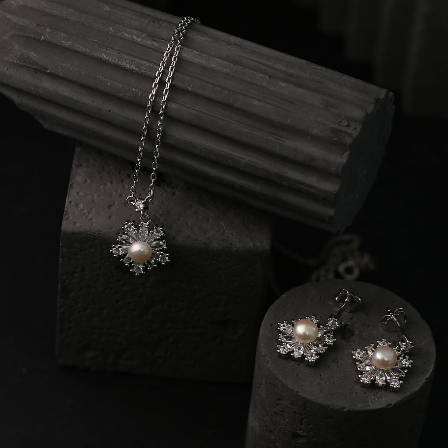 YHNE005 Necklace