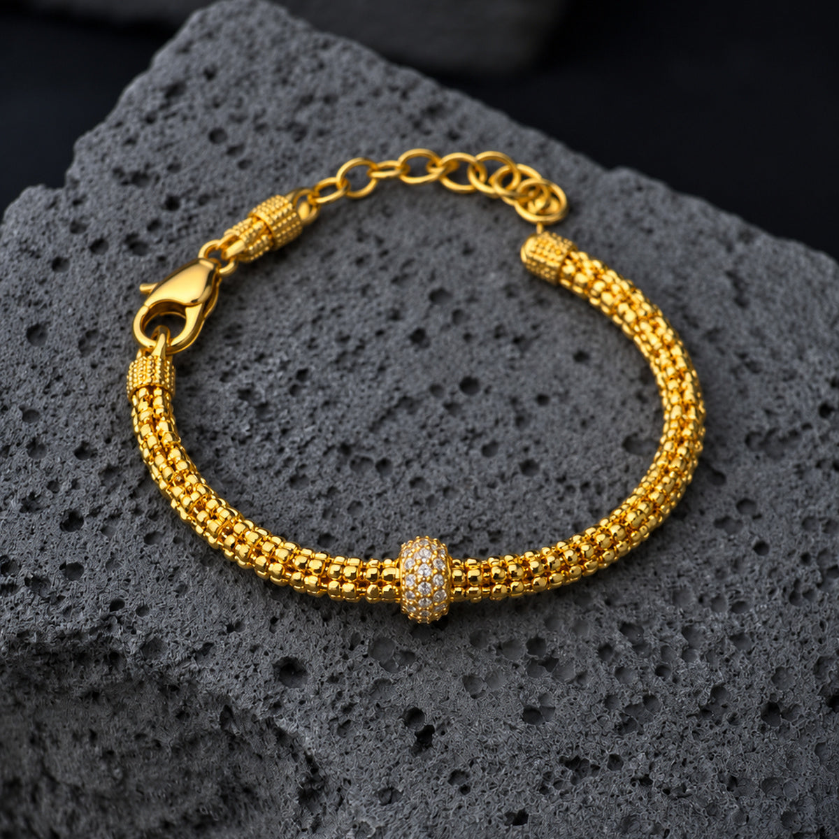 YYBR016 gold bracelet only