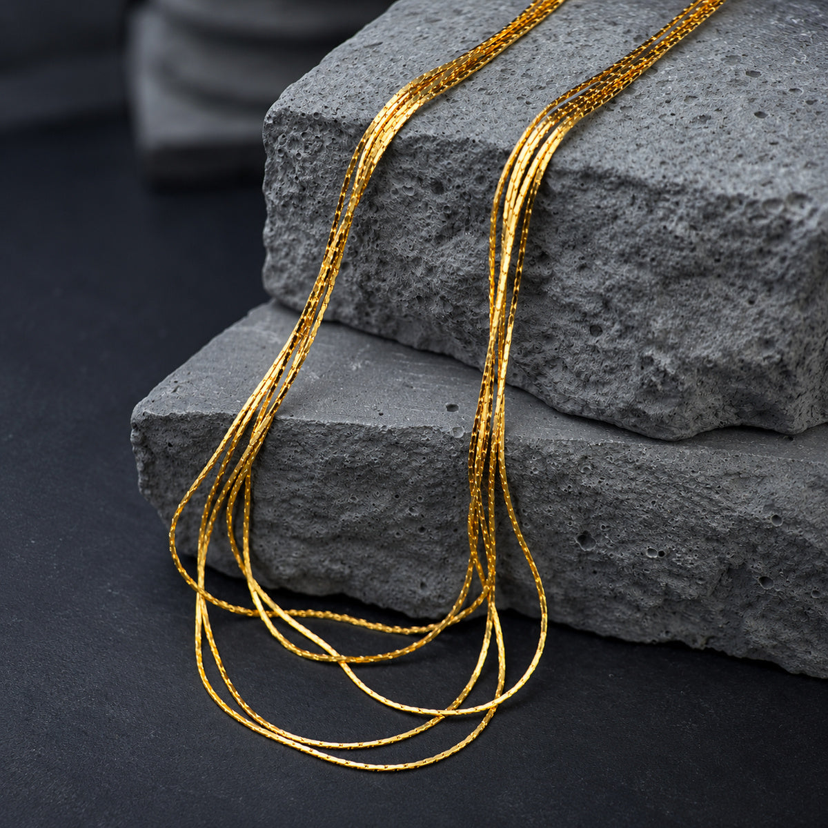 YYNE007 necklace detail view 2