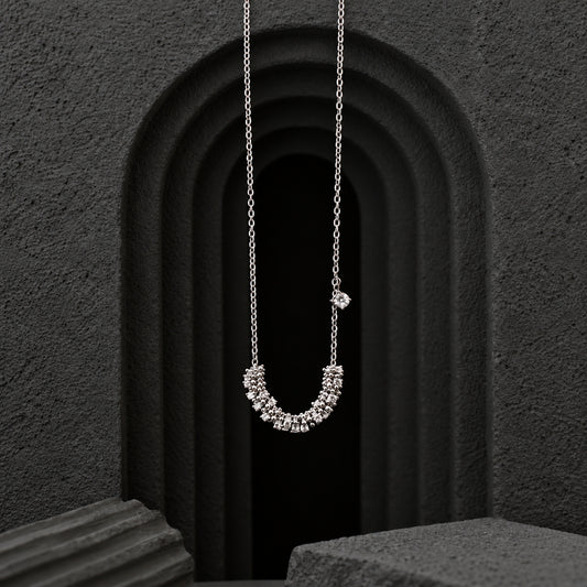 YYNE011 small silver necklace front view