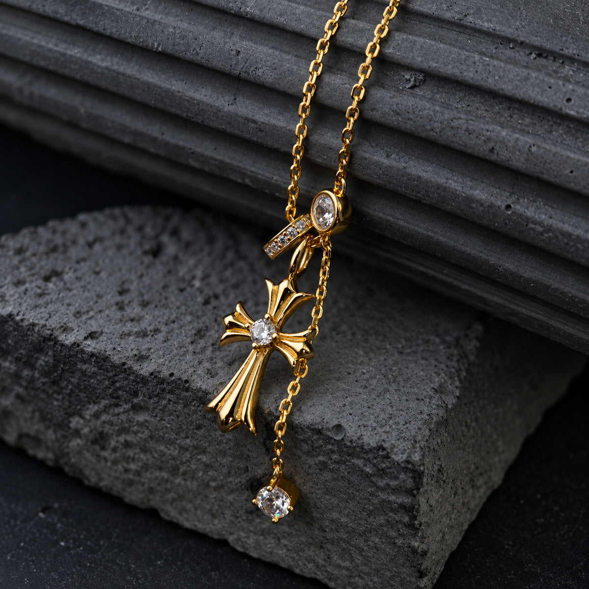 YYNE012 necklace detail view 2